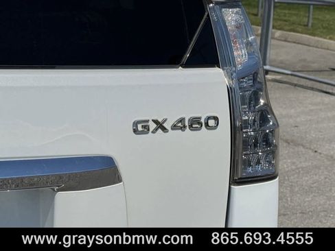 Used 2018 Lexus GX 460 Premium w/ Premium Package image 10
