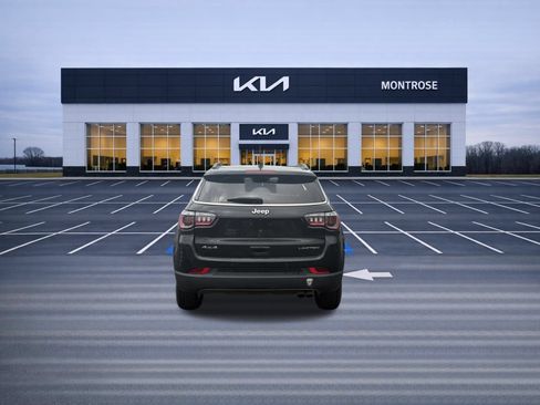 Used 2022 Jeep Compass Limited w/ Sun and Sound Group AWD/4WD image 7