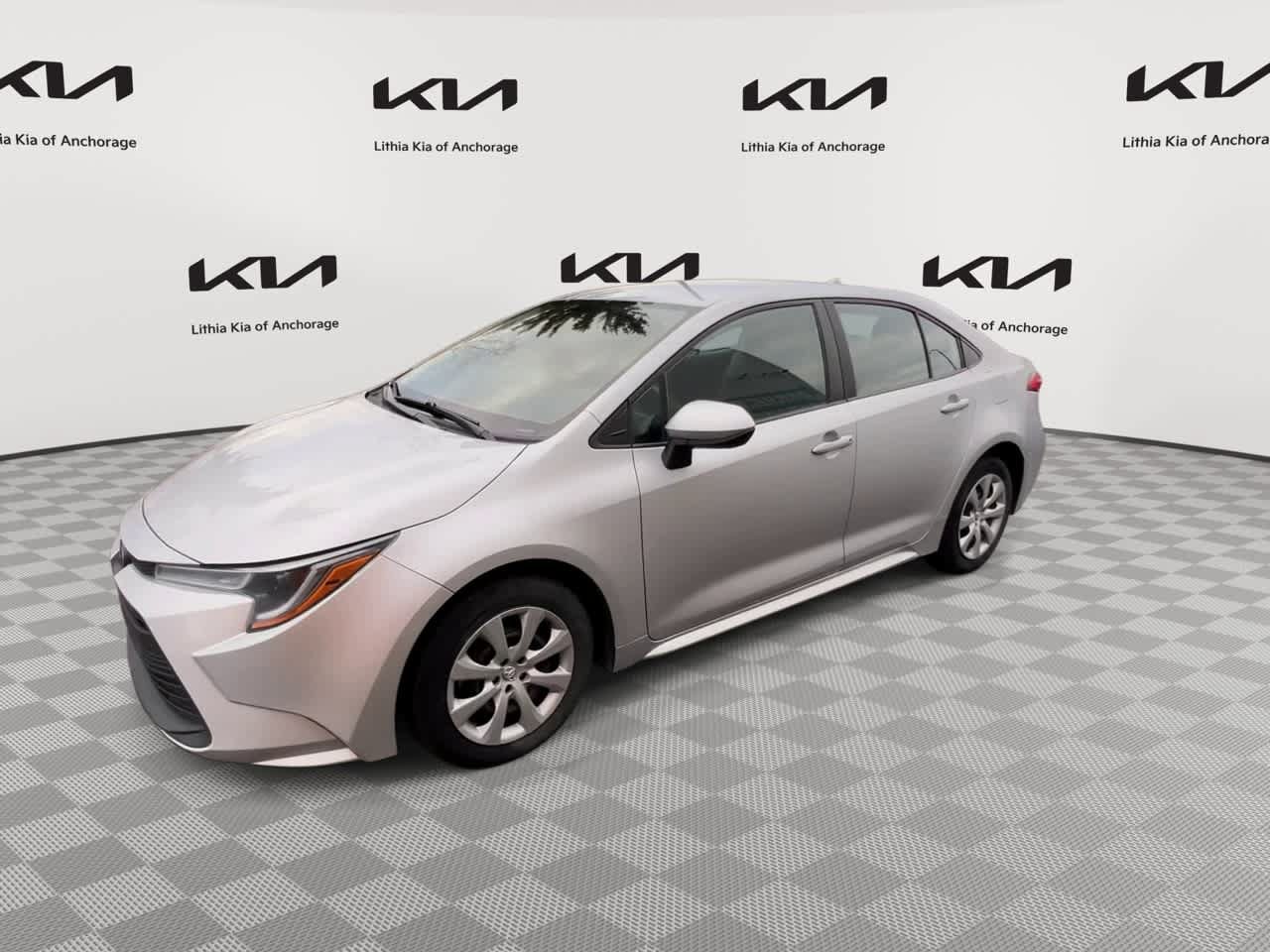 Used 2023 Toyota Corolla LE FWD image 4