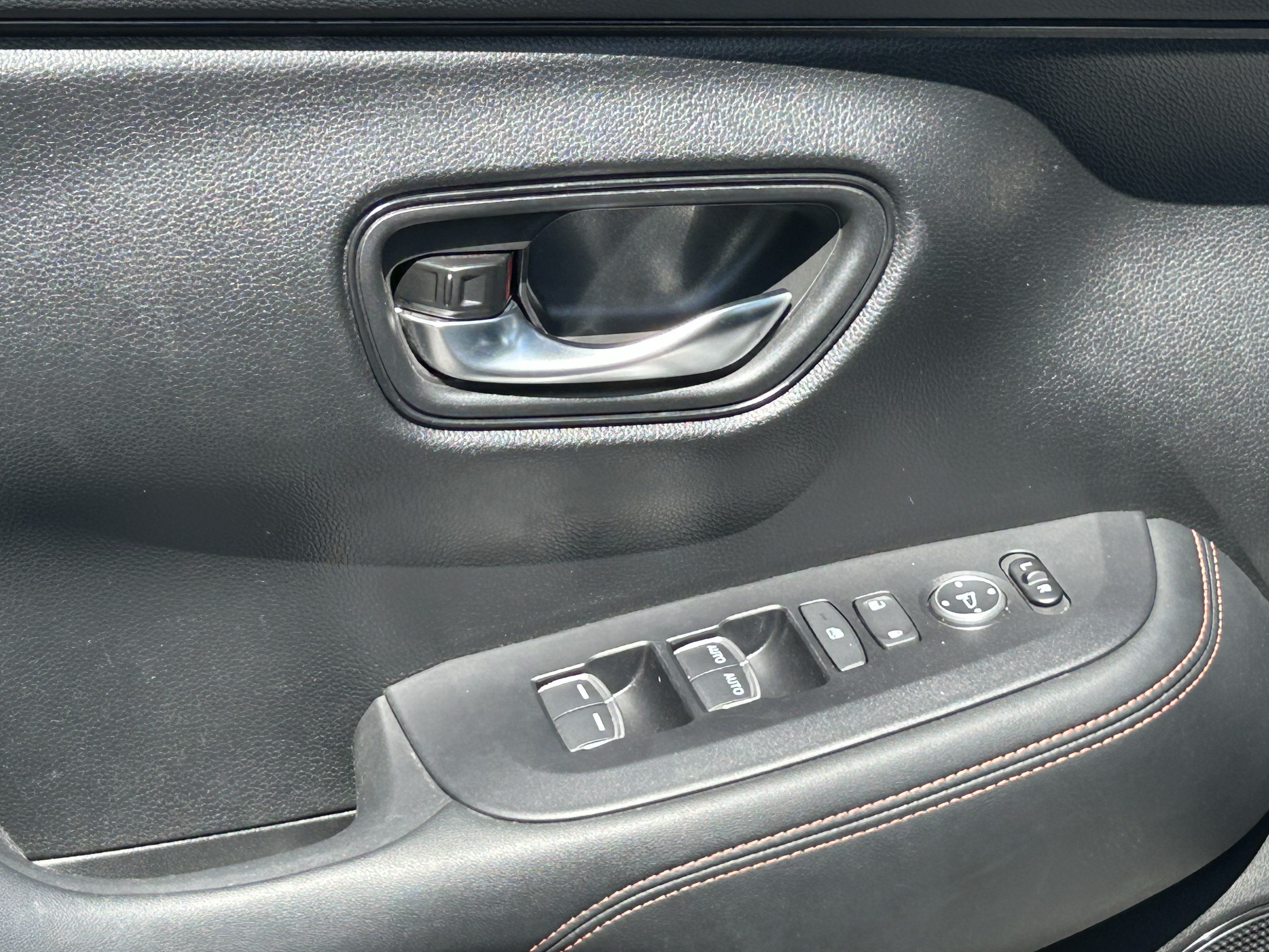 Used 2024 Honda HR-V Sport image 19