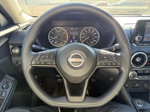 Used 2025 Nissan Sentra S image 17