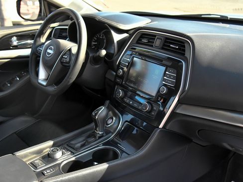 Used 2023 Nissan Maxima SV w/ Floor Mat Group FWD image 40