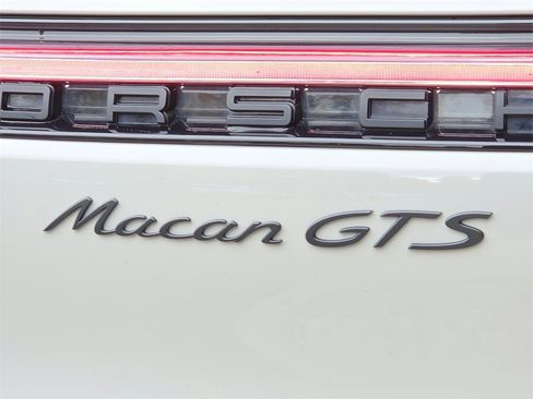 Used 2023 Porsche Macan GTS image 28