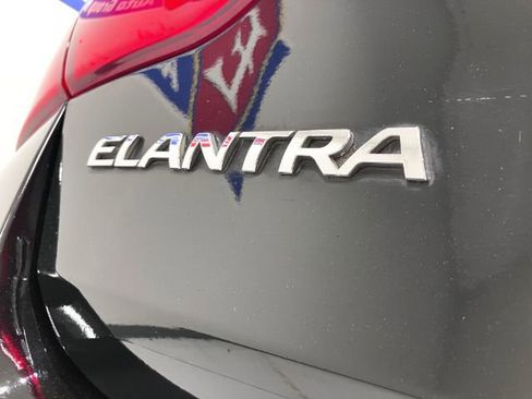 Used 2016 Hyundai Elantra GT w/ Option Group 02 image 13