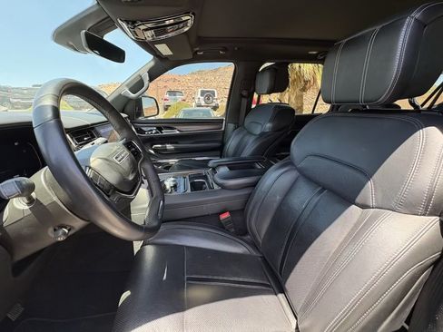 Used 2024 Jeep Grand Wagoneer L 4WD image 9
