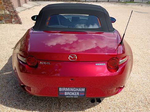 Used 2020 MAZDA MX-5 Miata Sport RWD image 29