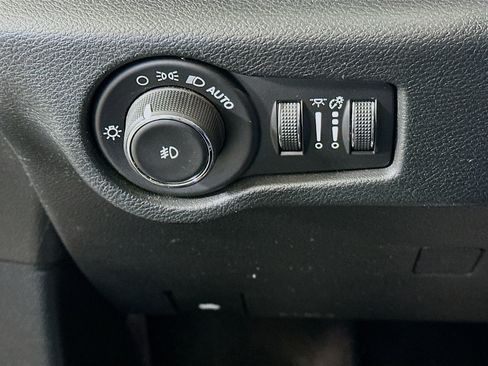 Used 2019 Chrysler Pacifica Limited w/ S Appearance Package image 17