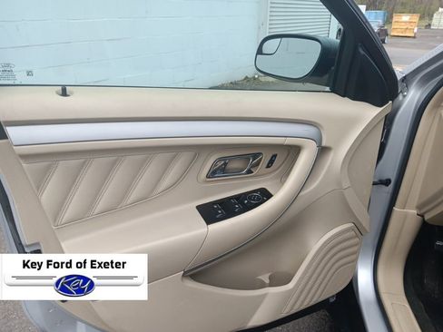 Used 2016 Ford Taurus SE FWD image 22