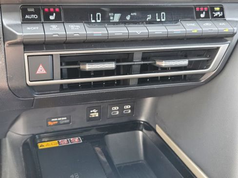 Used 2025 Toyota Camry XSE FWD image 21