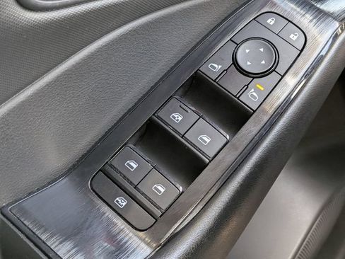 Used 2024 Nissan Rogue S FWD image 22