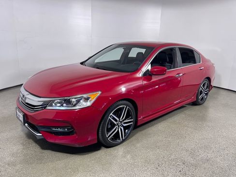 Used 2017 Honda Accord Sport image 7