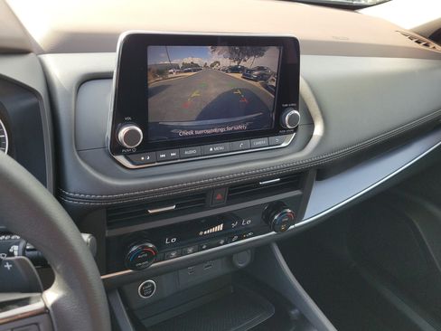 Certified 2023 Nissan Rogue SV FWD image 25