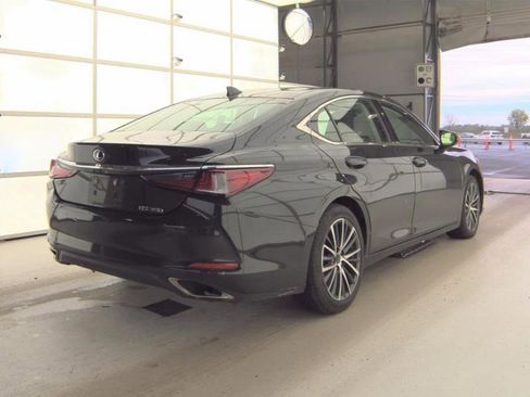 Used 2023 Lexus ES 350 w/ Premium Package FWD image 2