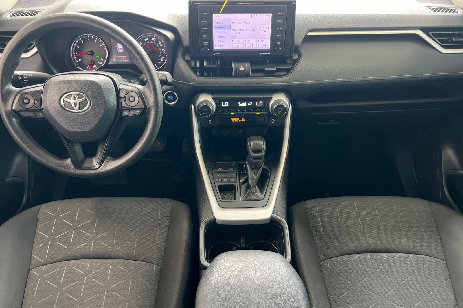 Used 2022 Toyota RAV4 XLE AWD/4WD image 10