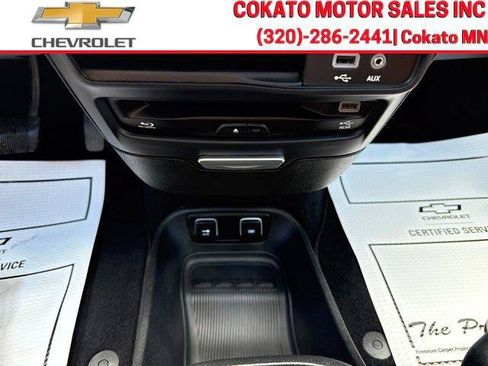 Used 2017 Chrysler Pacifica Limited w/ UConnect Theater Package FWD image 29