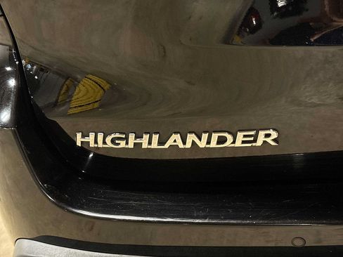 Used 2019 Toyota Highlander Limited AWD/4WD image 29