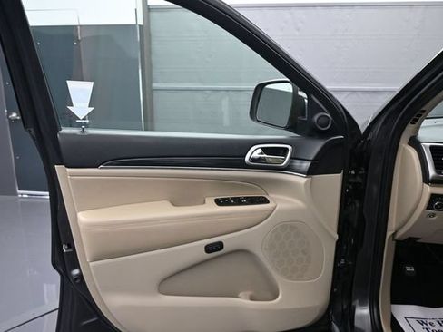 Used 2019 Jeep Grand Cherokee Limited w/ Trailer Tow Group IV RWD image 9