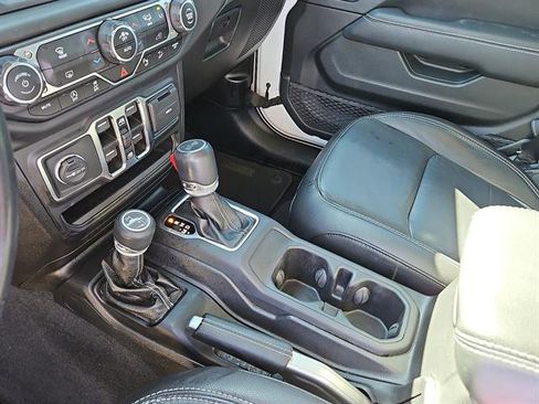 Used 2021 Jeep Wrangler Unlimited Sahara image 20