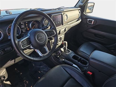 Used 2018 Jeep Wrangler Unlimited Sahara image 19