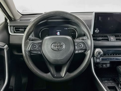 Used 2023 Toyota RAV4 LE FWD image 17