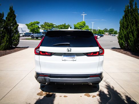 Used 2024 Honda CR-V Sport image 7