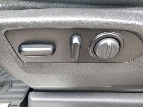 Used 2021 Chevrolet Silverado 1500 LT Trail Boss w/ Convenience Package II image 7