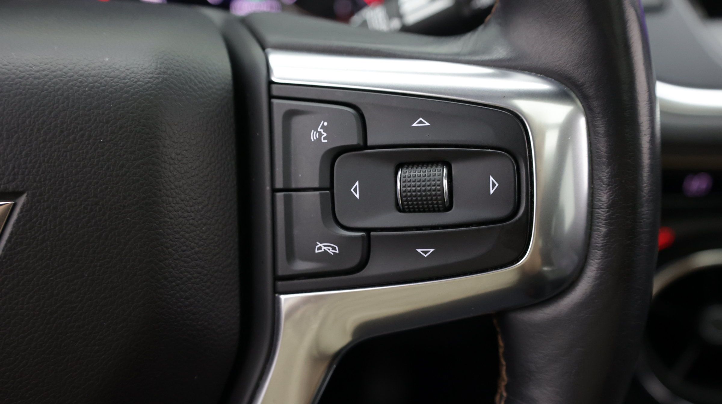 Used 2019 Chevrolet Blazer Premier w/ Sun and Wheels Package FWD image 29
