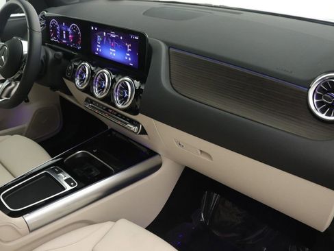 Certified 2025 Mercedes-Benz GLA 250 image 25