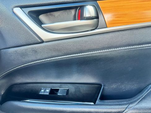 Used 2013 Lexus GS 450h RWD image 37