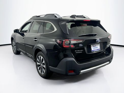 Used 2023 Subaru Outback Touring image 7