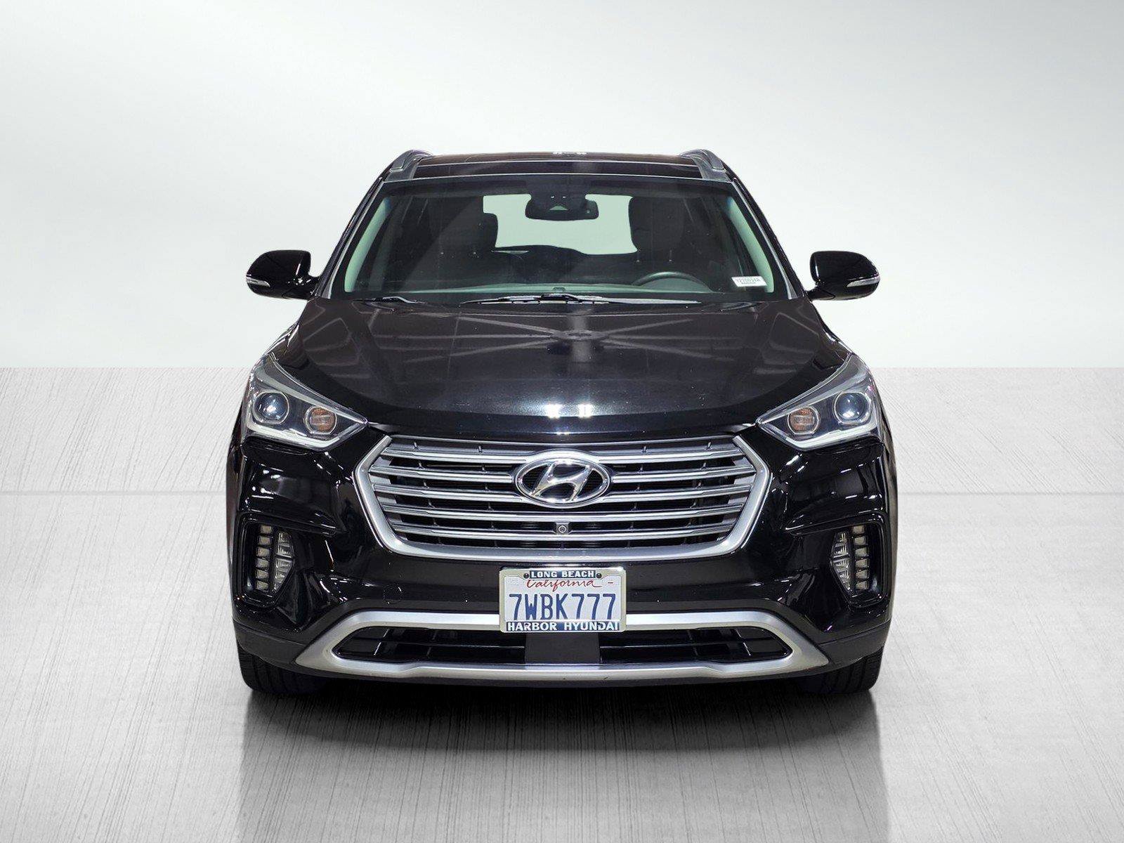 Used 2017 Hyundai Santa Fe Limited FWD image 2