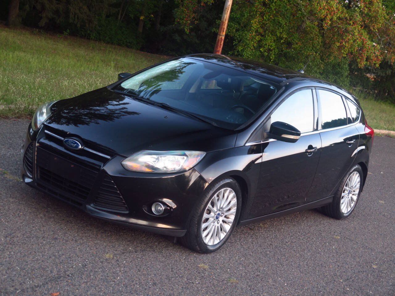 Used 2012 Ford Focus Titanium FWD image 25
