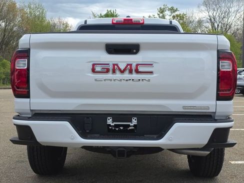 New 2026 GMC Canyon Elevation w/ Convenience Package image 15