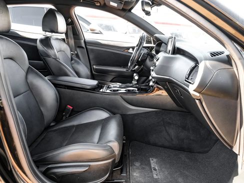 Used 2021 Kia Stinger GT-Line image 40
