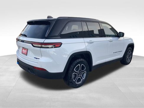 New 2024 Jeep Grand Cherokee Trailhawk w/ Advanced Protech Group II image 5