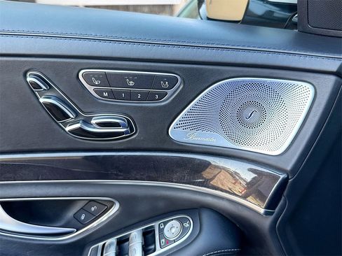 Used 2020 Mercedes-Benz S 560 4MATIC Sedan w/ Premium Package image 35
