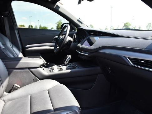 Used 2019 Cadillac XT4 Premium Luxury w/ Cold Weather Package AWD/4WD image 31
