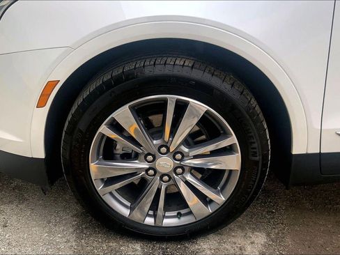 Certified 2025 Cadillac XT5 Premium Luxury image 8