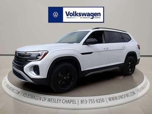 New 2026 Volkswagen Atlas Peak Edition AWD/4WD image 3