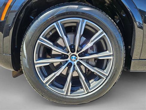 Used 2025 BMW X6 xDrive40i w/ Climate Comfort Package AWD/4WD image 10