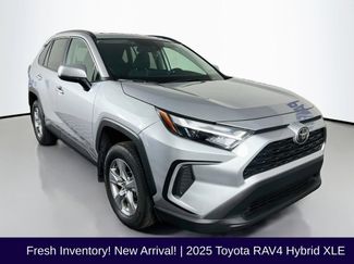 Used 2025 Toyota RAV4 XLE w/ Convenience Package AWD/4WD video 1