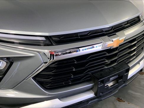 Used 2025 Chevrolet TrailBlazer LT AWD/4WD image 28