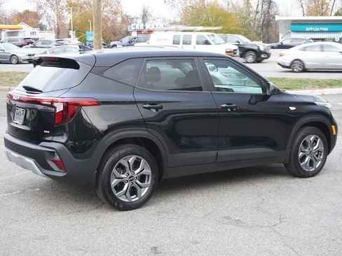 Used 2024 Kia Seltos LX image 8