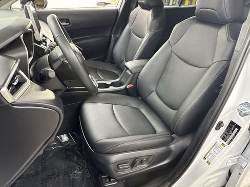 Used 2026 Toyota Corolla Cross XLE AWD/4WD image 25