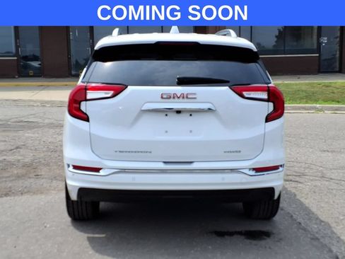 Used 2023 GMC Terrain Denali w/ LPO, Floor Liner Package AWD/4WD image 4