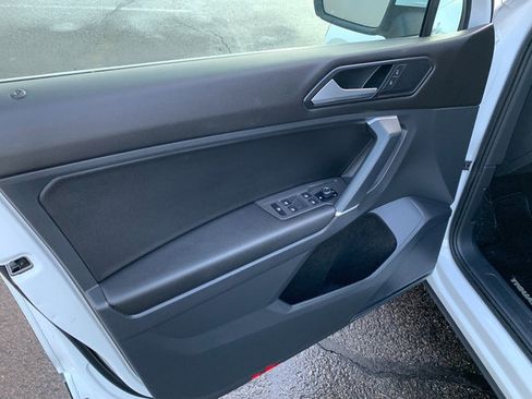 Used 2018 Volkswagen Tiguan SE w/ 18" Alloy Wheels Package image 23