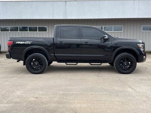 Used 2022 Nissan Titan PRO-4X w/ Pro-4x Convenience Package image 2