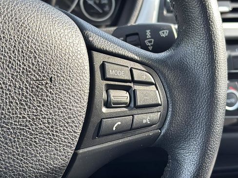 Used 2017 BMW 320i Sedan w/ Driver Assistance Package image 28