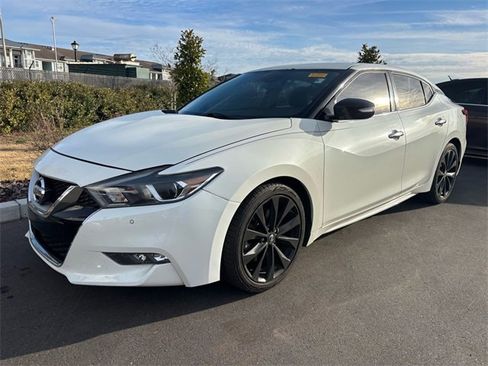 Used 2017 Nissan Maxima SR w/ Midnight Edition image 3