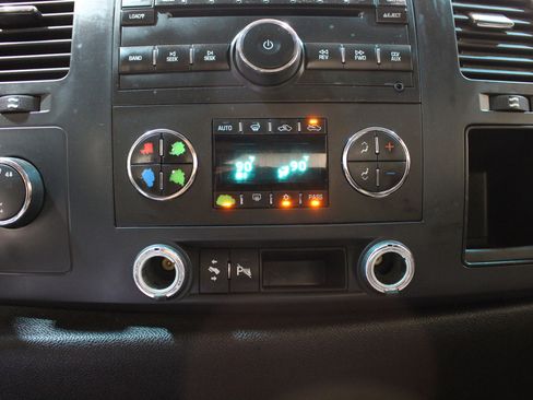 Used 2008 Chevrolet Silverado 2500 LT w/ 1LT Convenience Package image 14